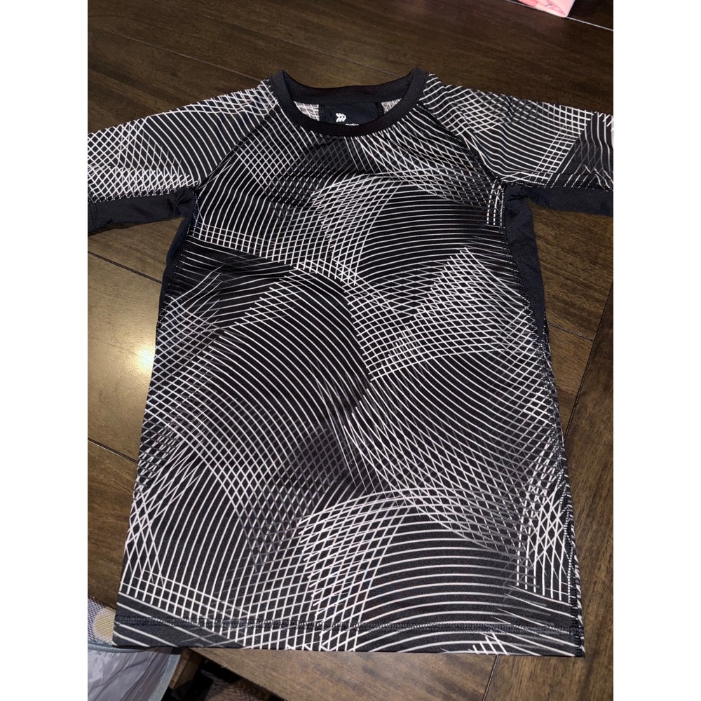 All In Motion Boys Compression Shirt Black White Geometric Grid Mesh Back M 8/10
